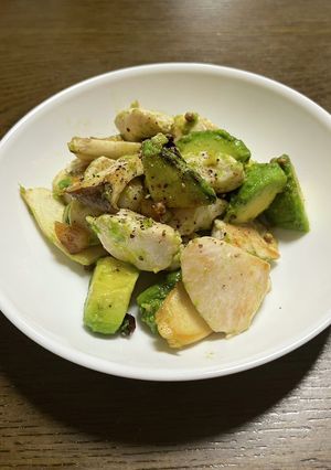 鶏胸肉とアボカドのコリアンダー炒め-レシピのメイン写真