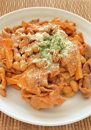 豚コマ肉の油揚げと大豆のケチャップ炒め-レシピのメイン写真