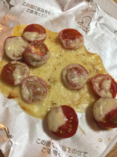 ミニトマトとチーズの黒コショウ焼き-レシピのメイン写真