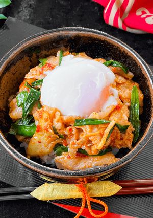 63℃ 豚ばらキムチ温玉丼：旨辛！発酵食-レシピのメイン写真