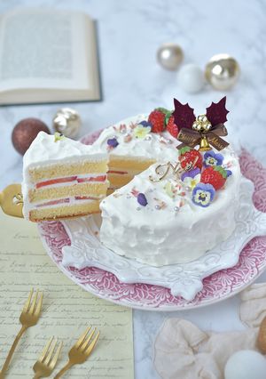 お花で彩るクリスマスケーキ-レシピのメイン写真
