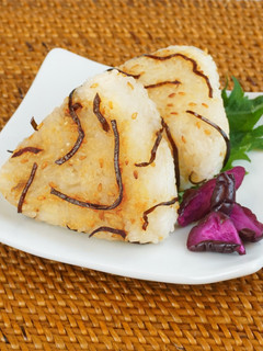 ごま油香る!塩こんぶ焼きおにぎり-レシピのメイン写真