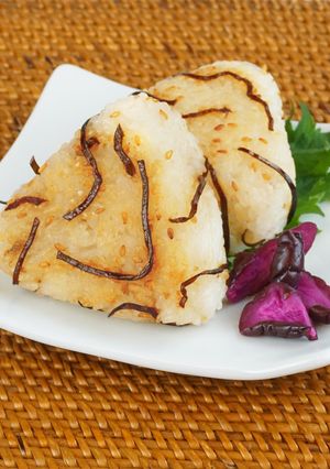 ごま油香る！塩こんぶ焼きおにぎり-レシピのメイン写真