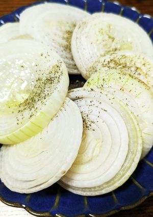 玉ねぎ大量消費！火を使わず玉ねぎステーキ-レシピのメイン写真