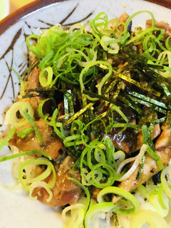 市販パック活用●鰹のたたきの漬け丼-レシピのメイン写真