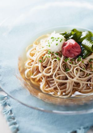 夏にさっぱり!梅とわかめのとろみ大豆麺-レシピのメイン写真