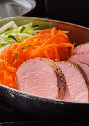 63℃ 豚ヒレのローストポークサラダ弁当-レシピのメイン写真