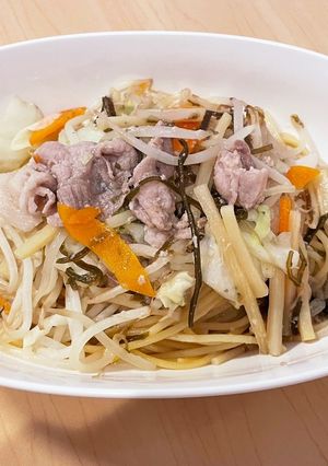 ワンパンで！豚と細竹・塩昆布の塩パスタ〜-レシピのメイン写真