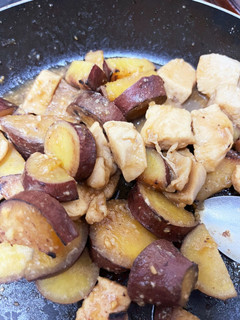 さつまいもと鶏肉の味噌煮-レシピのメイン写真