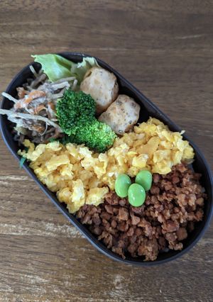 JK☆鶏そぼろと卵の２色弁当♪-レシピのメイン写真