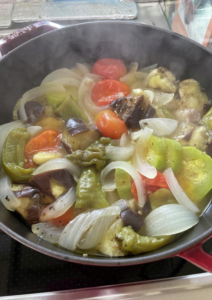 無水鍋で作る夏野菜の煮込みスープ-レシピのメイン写真