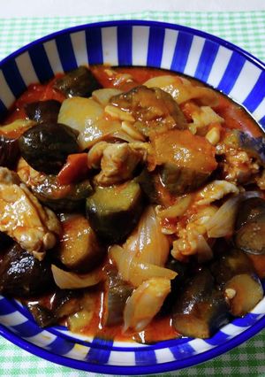 茄子の大量消費!!鶏肉と茄子のトマト煮-レシピのメイン写真