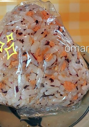 混ぜご飯のおにぎり-レシピのメイン写真