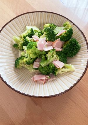 ブロッコリーとハムのサラダ-レシピのメイン写真