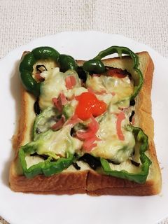 “チーごま昆布煮ピー紅葉おろしトースト”-レシピのメイン写真