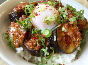 切るのは茄子だけ・超簡単！麻婆茄子丼-レシピのメイン写真
