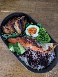 JK☆皮目ぱりっと焼き鮭弁当♪-レシピのメイン写真