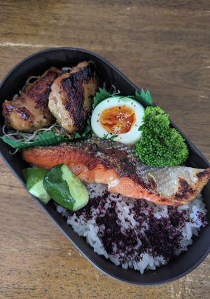 JK☆皮目ぱりっと焼き鮭弁当♪-レシピのメイン写真