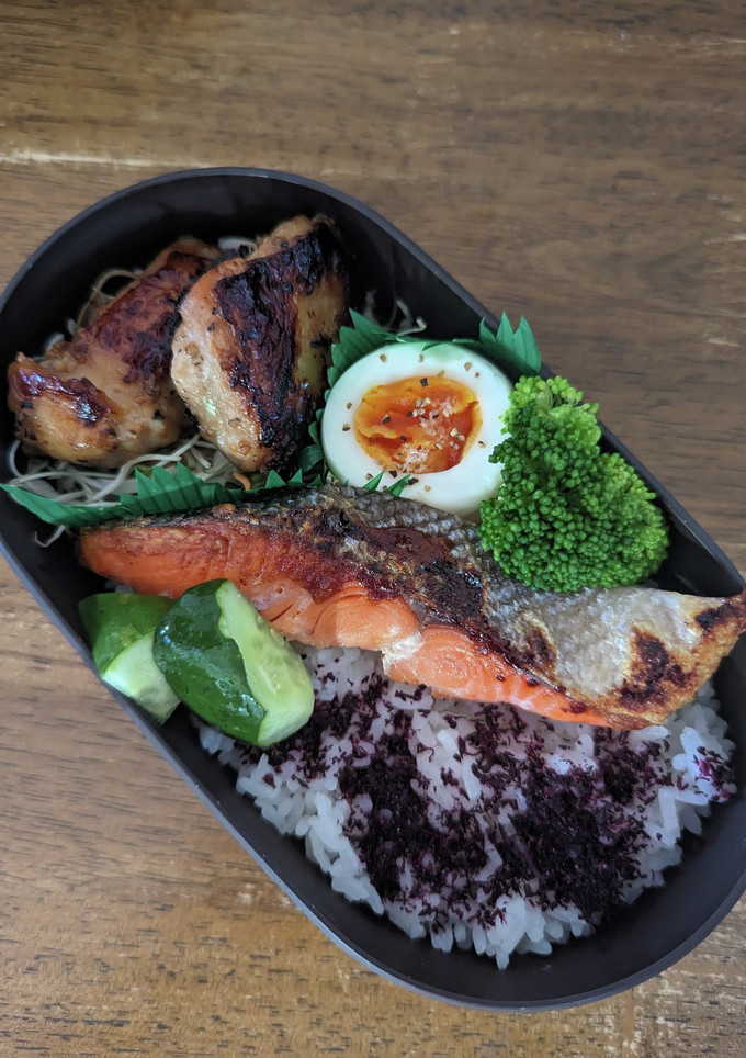 JK☆皮目ぱりっと焼き鮭弁当♪-レシピのメイン写真