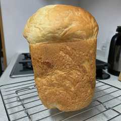 A picture of 塩麹の食パン ～ホームベーカリーで～.