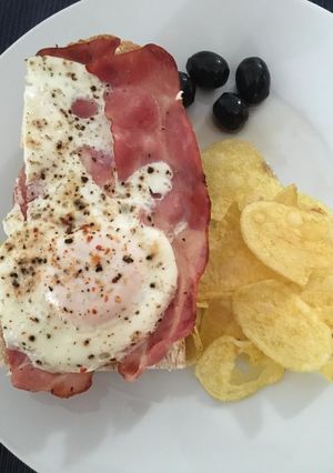 パンボートのBLTサンド　目玉焼きつき　-レシピのメイン写真