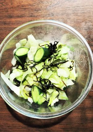 胡瓜とレタスの塩昆布和え-レシピのメイン写真