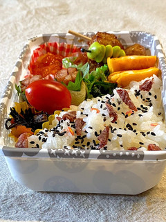 日の丸弁当でなく、ポツポツ梅干しご飯弁当-レシピのメイン写真