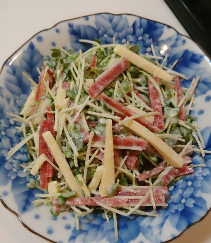 サラミサラダ様 簡単！激ウマ！サラミとチーズのサラダ♪ by こでで 【クックパッド