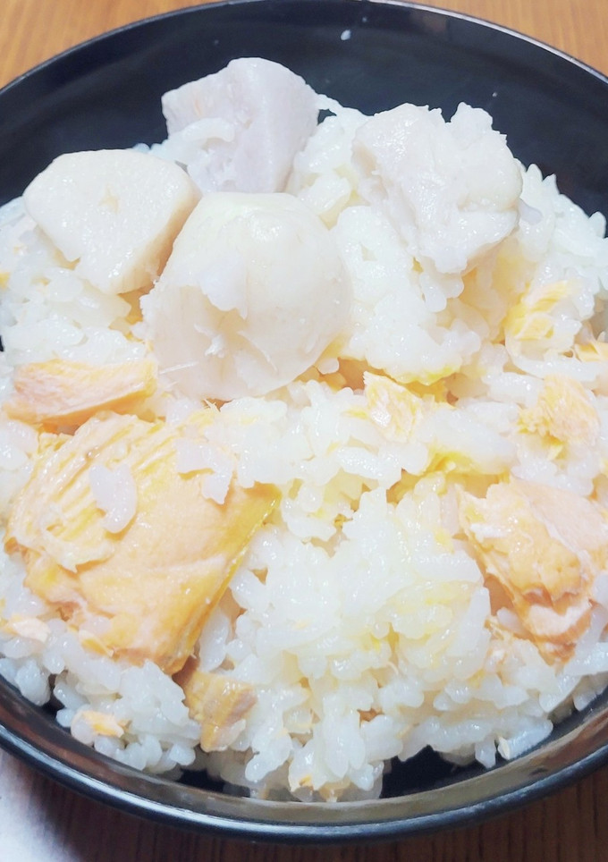 【鮭とさといもの炊き込みご飯】-レシピのメイン写真