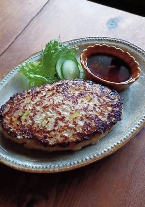 玉ねぎゴロゴロ♡めちゃ旨ビッグハンバーグ-レシピのメイン写真