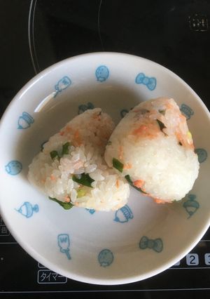 鮭こんぶおにぎり-レシピのメイン写真