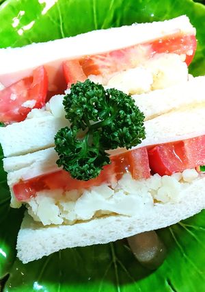 カリフラワーポテトサラダのサンドイッチ-レシピのメイン写真