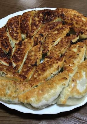 ニラたっぷりの焼き餃子-レシピのメイン写真