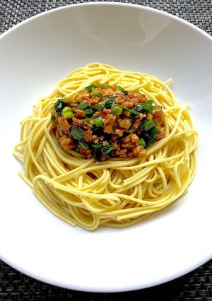 ニラたっぷりの肉味噌混ぜそば-レシピのメイン写真