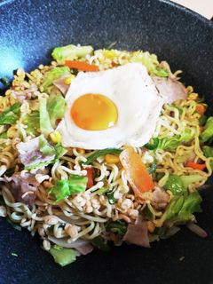 お昼の二人飯 塩焼きそば inフライパン-レシピのメイン写真