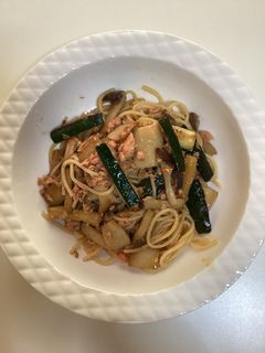 エリンギとズッキーニ、シャケのパスタ-レシピのメイン写真