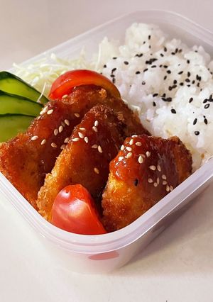 チキンカツ定食をお弁当箱に詰めてみました-レシピのメイン写真