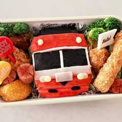 รูปของ 電車弁当　名鉄パノラマカー　押し寿司