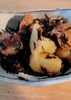 【醤油麹】じゃがいもとひじきのサバ缶煮-レシピのメイン写真
