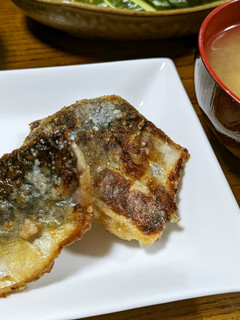子供も夢中♡カリカリ衣の鯖の醤油麹焼き-レシピのメイン写真