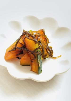 レンジで5分!かぼちゃと塩昆布の簡単煮物-レシピのメイン写真