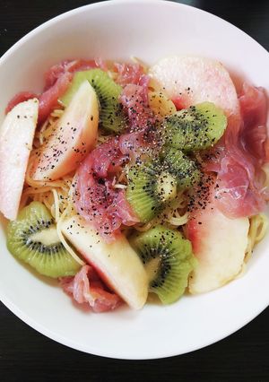桃とキウイと生ハムの冷製パスタ-レシピのメイン写真