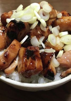 エバラ焼き鳥のたれで作る焼き鳥丼-レシピのメイン写真