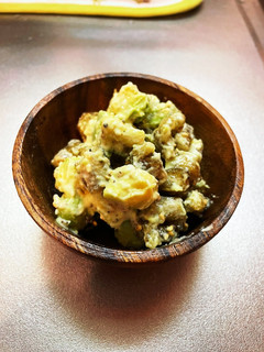 簡単!アボカドとごぼうのマヨあえ-レシピのメイン写真