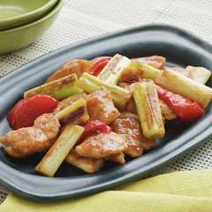 A picture of 長ねぎと鶏むね肉のオイスター炒め.