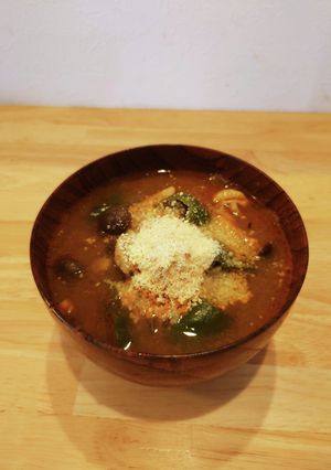 カレー風！甘とうがらしとしめじの味噌汁-レシピのメイン写真