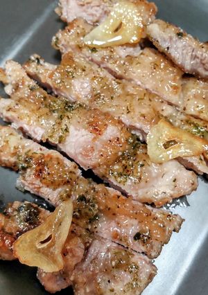 ニンニクパンチ！豚ロース簡単ステーキ♡-レシピのメイン写真
