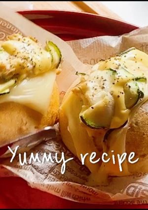 簡単ズッキーニの副菜を惣菜パンにアレンジ-レシピのメイン写真