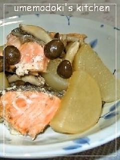 ✿鮭と大根とシメジの和風煮-レシピのメイン写真