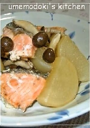 ✿鮭と大根とシメジの和風煮-レシピのメイン写真